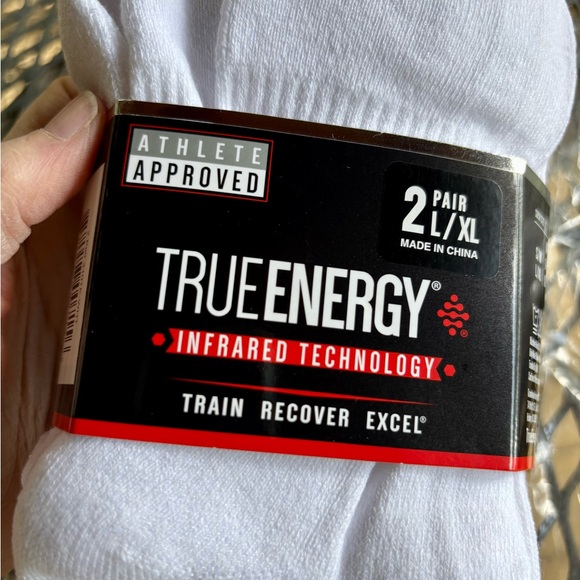 TrueEnergy Over-The-Calf Infrared Technology Compression Socks 4 Pair L/XL White - Picture 3 of 8